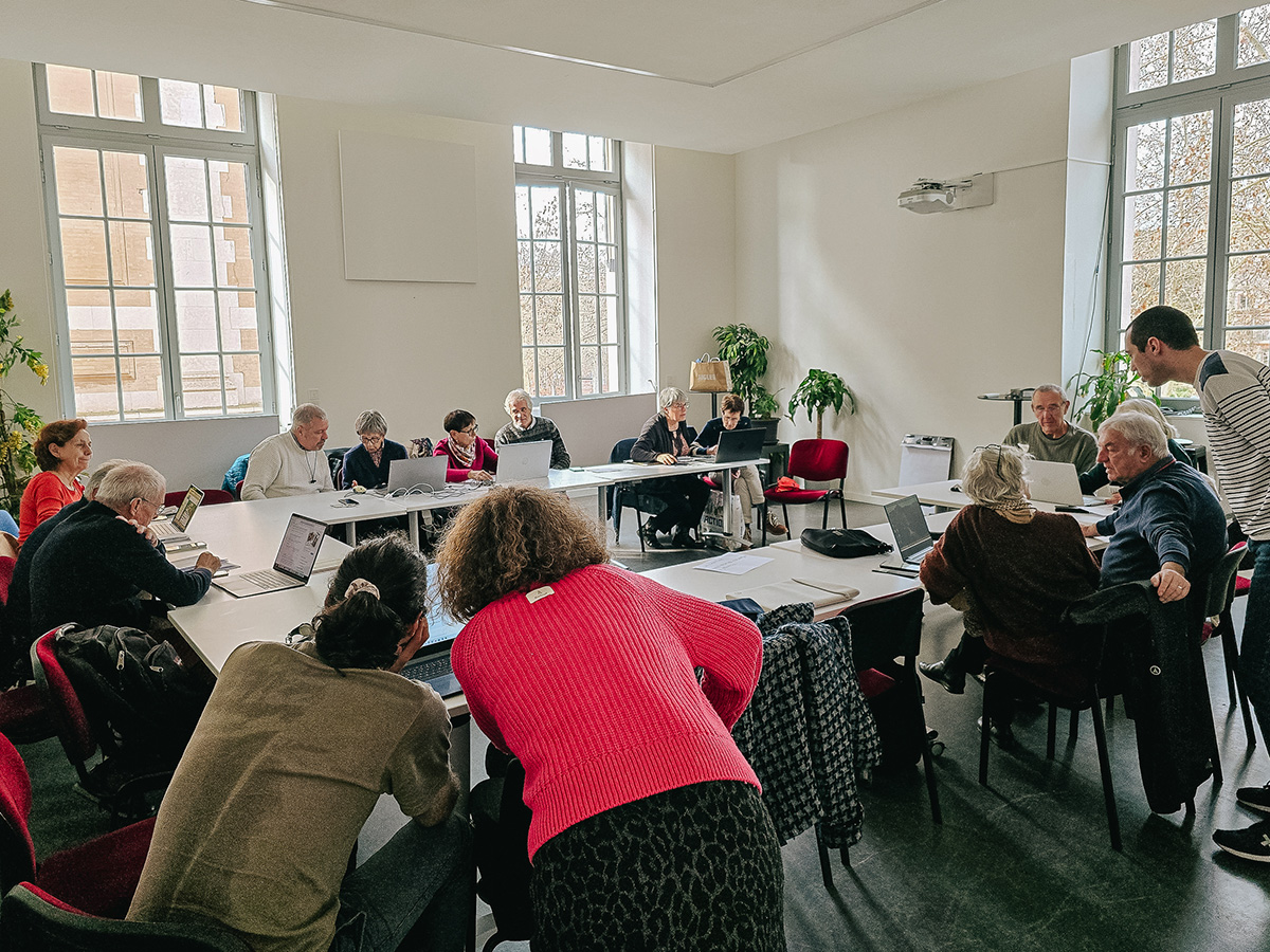 inclusion numérique accompagnement seniors La Mêlée