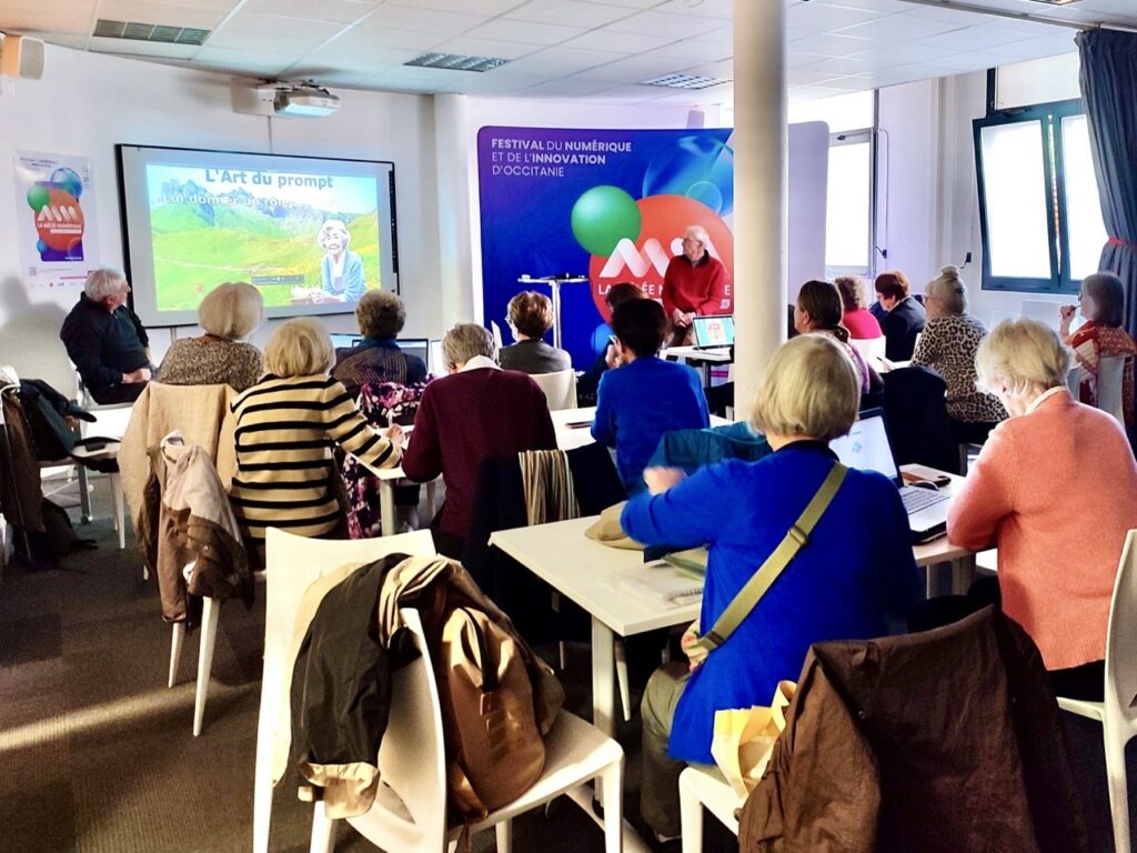 Seniors participant à un atelier de découverte du numérique et de l’intelligence artificielle organisé par La Mêlée à Toulouse.