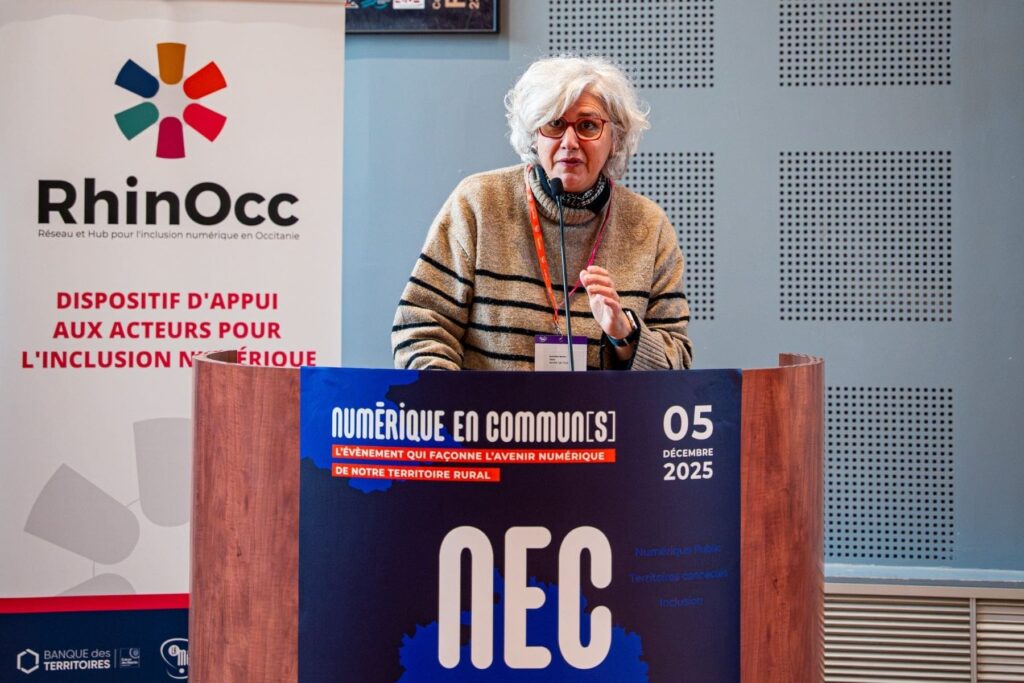Marine Bordes Maire de Foix, à la tribune lors de NEC Ariège 2025 à Foix, événement Numérique en Commun[s].